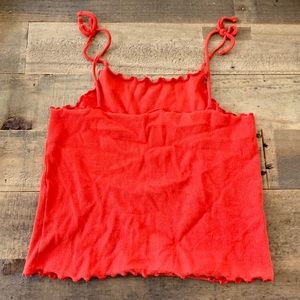 CURLED EDGES TANKTOP